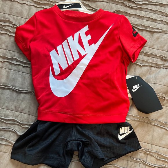 Nike Set - Picture 1 of 1